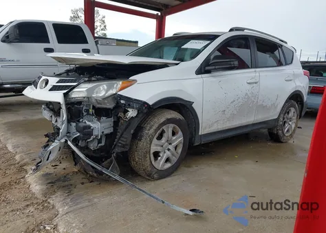 2015 Toyota Rav4 Le z USA, uszkodzony, nr VIN JTMZFREV7FJ053277